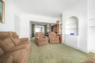127 Hedge Lane, photo 4