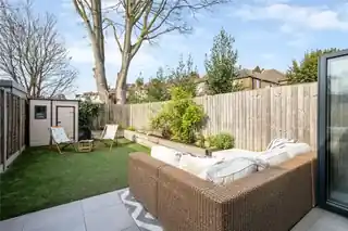 127 Hydethorpe Road, photo 4