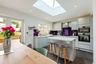 127 Longmead Drive, photo 3