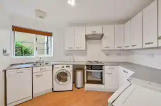 127 Myddleton Avenue, photo 4