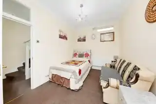 127 Vicarage Road, photo 3