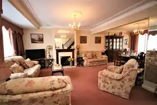 128 Cat Hill, photo 3