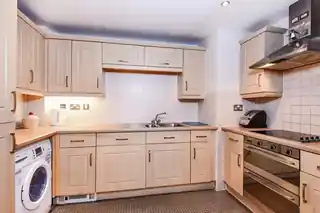 128 Glebelands Close, photo 2
