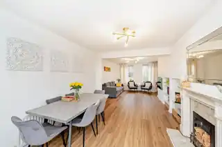 128 Northwood Way, photo 3
