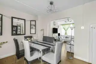 129 Hounslow Road, photo 3