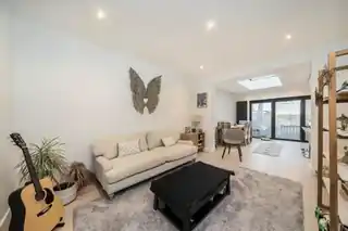 129 Percy Road, photo 3