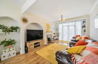 129 Tamworth Lane, photo 3