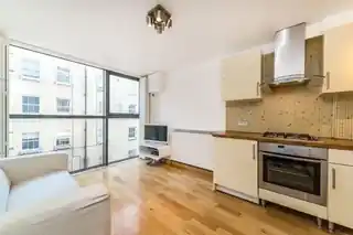 129 Whitecross Street, photo 4