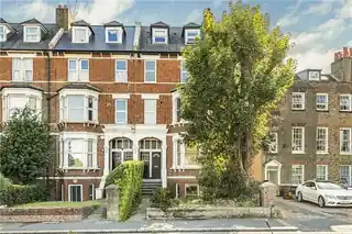 129B Whipps Cross Road, photo 2