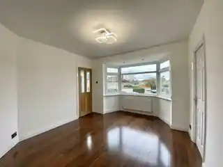 12A Avon Close, photo 3