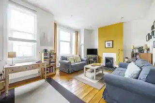 12B Carholme Road, photo 2