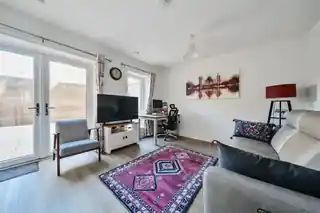 13 Austen Road, photo 3