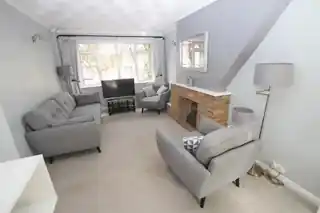 13 Bankside Close, photo 2