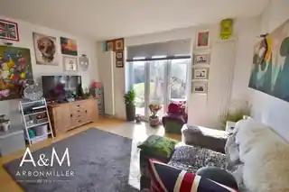 13 Basildon Avenue, photo 4
