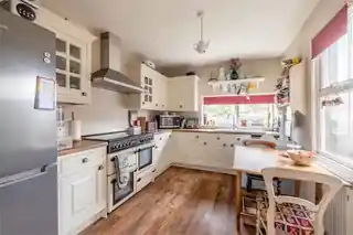 13 Bellclose Road, photo 4