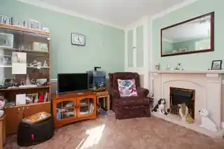 13 Churchill Close, photo 3