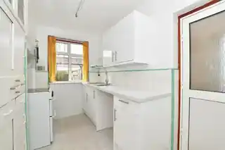 13 Derek Avenue, photo 4