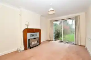 13 Derek Avenue, photo 3