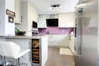 13 Fisher Close, photo 4