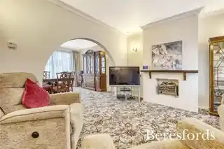 13 Fleet Avenue, photo 2
