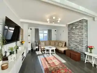 13 Glebe Road, photo 3