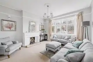 13 Gunnersbury Gardens, photo 4