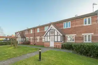 13 Haynes Close, photo 2