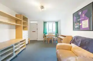 13 Haynes Close, photo 3