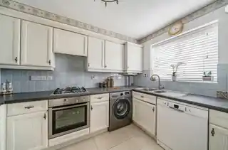 13 Hornchurch Close, photo 4