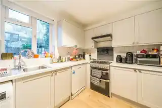 13 Kemsing Road, photo 4