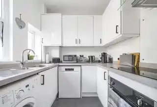 13 Lewis Road, photo 4