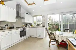 13 Lincoln Avenue, photo 3