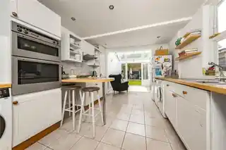 13 Loring Road, photo 4