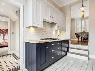 13 Malfort Road, photo 3
