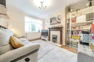 13 Shelley Close, photo 2
