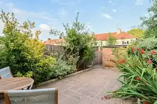 13 Sherwood Street, photo 3