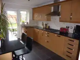13 St Johns Road, photo 3