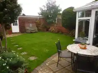 13 St Johns Road, photo 2