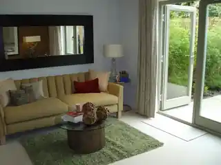 13 St Johns Road, photo 3