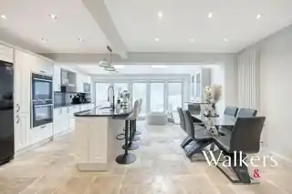 13 Surrey Drive, photo 3