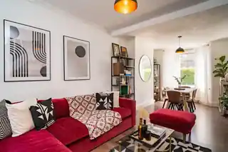 13 Sutton Court Road, photo 2
