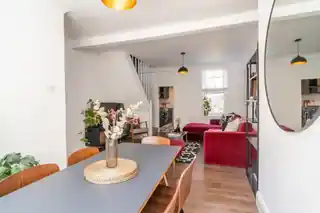 13 Sutton Court Road, photo 4