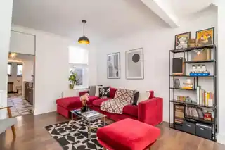 13 Sutton Court Road, photo 3