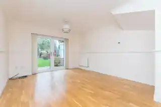 13 Timothy Close, photo 3