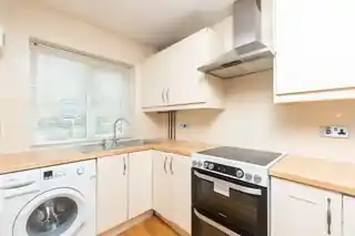 13 Timothy Close, photo 4