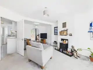 13 Trevor Crescent, photo 2