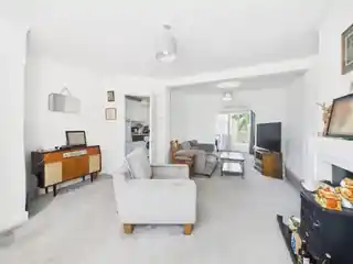 13 Trevor Crescent, photo 3