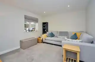 13 Vale Road North, photo 3