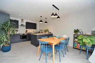 13 Vale Road North, photo 4