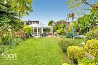 13 Vicarage Road, photo 3